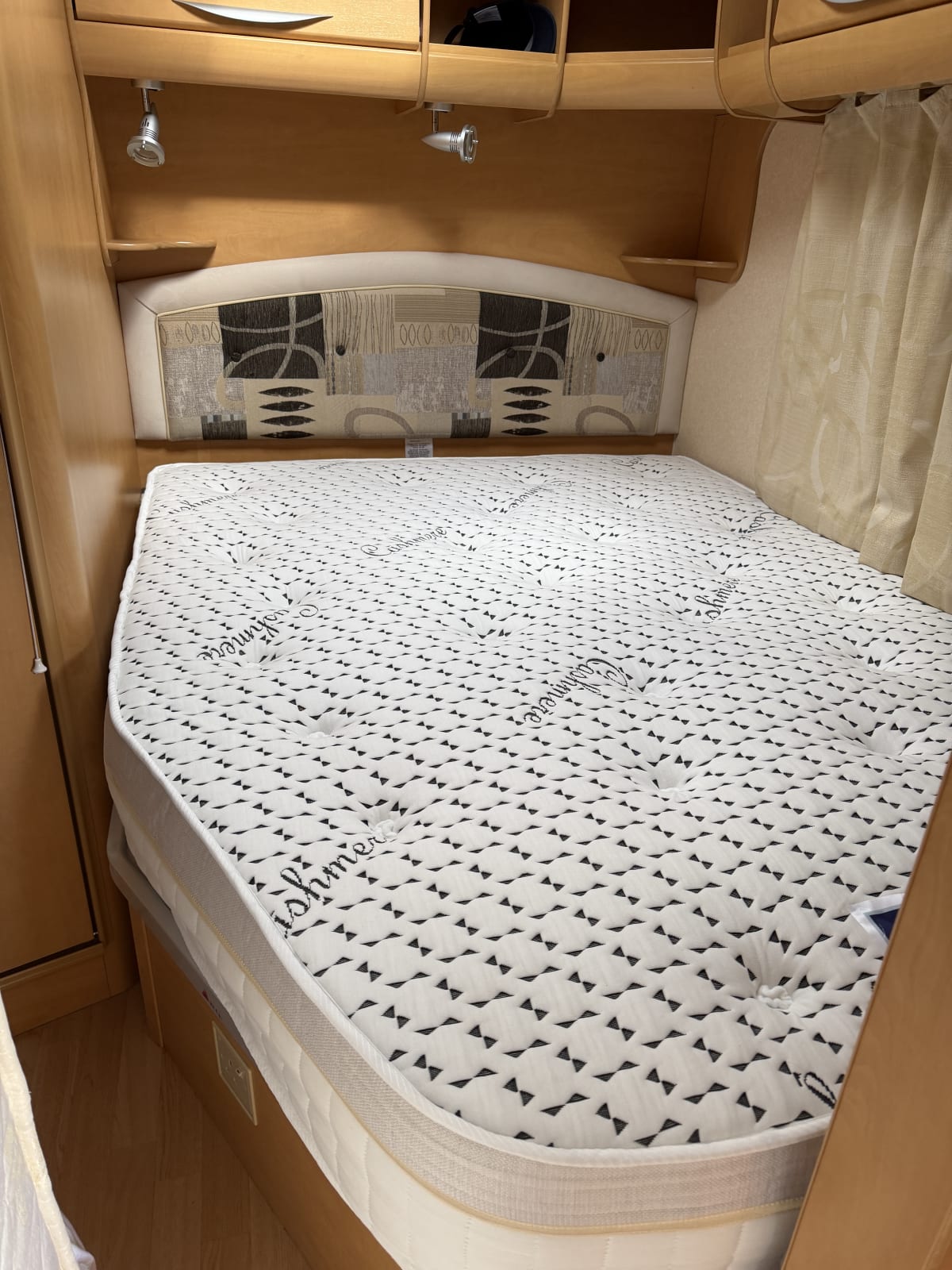 Imperial Elite™ 2000 Mattress fitted in Bailey Senator Indiana, Northampton