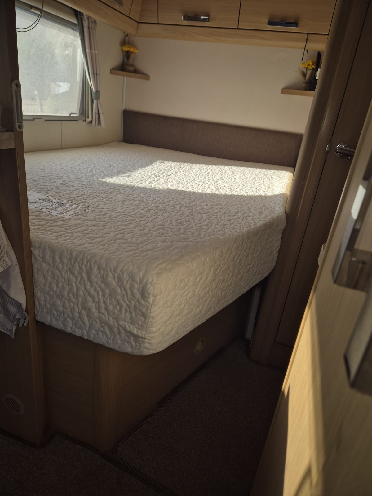 Novolatex™ Mattress fitted in Elddis Autoquest 155 2013, Livingston