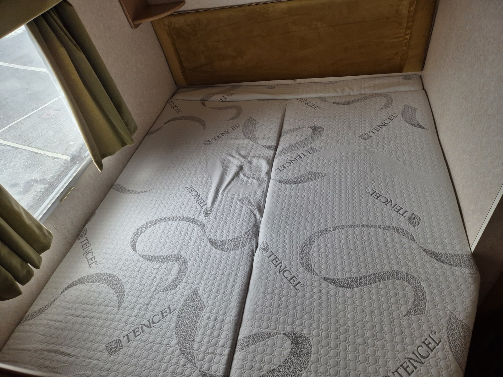 Bodyshape™ Topper fitted in Bailey Ranger 520-4 2001, newport