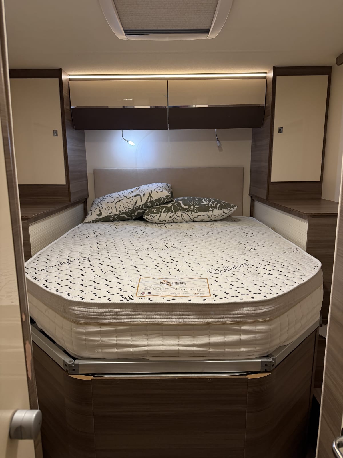 Imperial Elite™ 2000 Mattress fitted in Rimor Evo 69 Plus 2020, Windsor