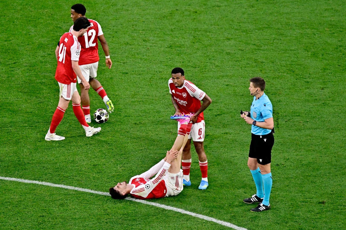 Arsenal v PSG Champions League final level at 1-1 after 90 minutes and heads into extra time