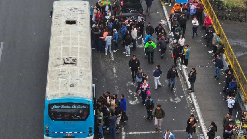 Transportistas de Lima y Callao confirman paro por falta de subsidios del Gobierno
