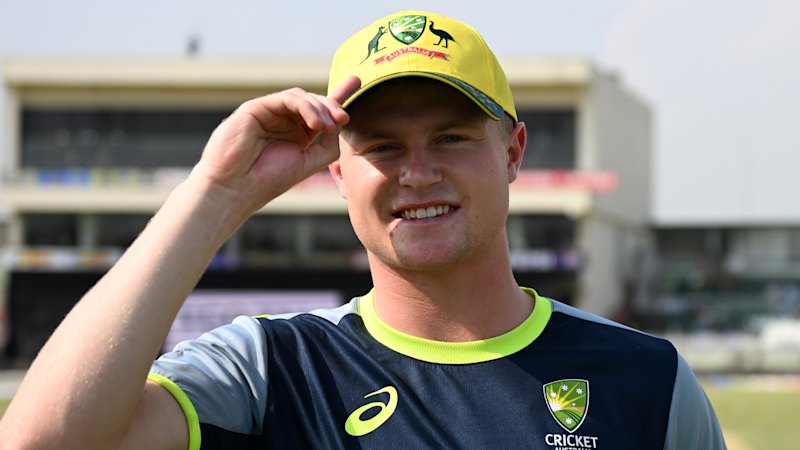 Minhas five-wicket haul powers Pakistan to ODI victory over Australia as Peake debut is overshadowed