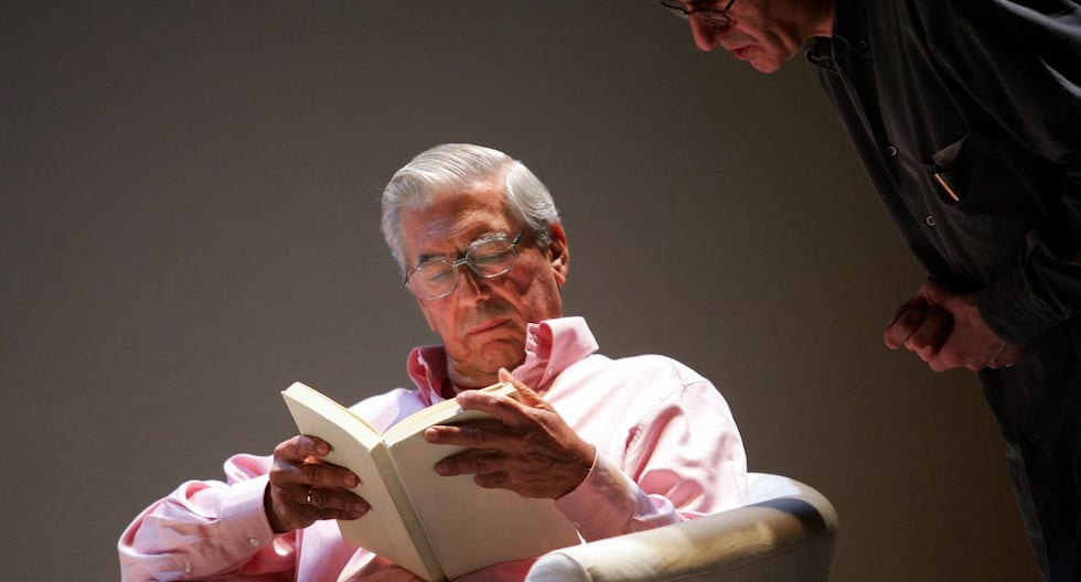 Exposición en la Casa de la Literatura recorre la formación lectora y periodística de Mario Vargas Llosa