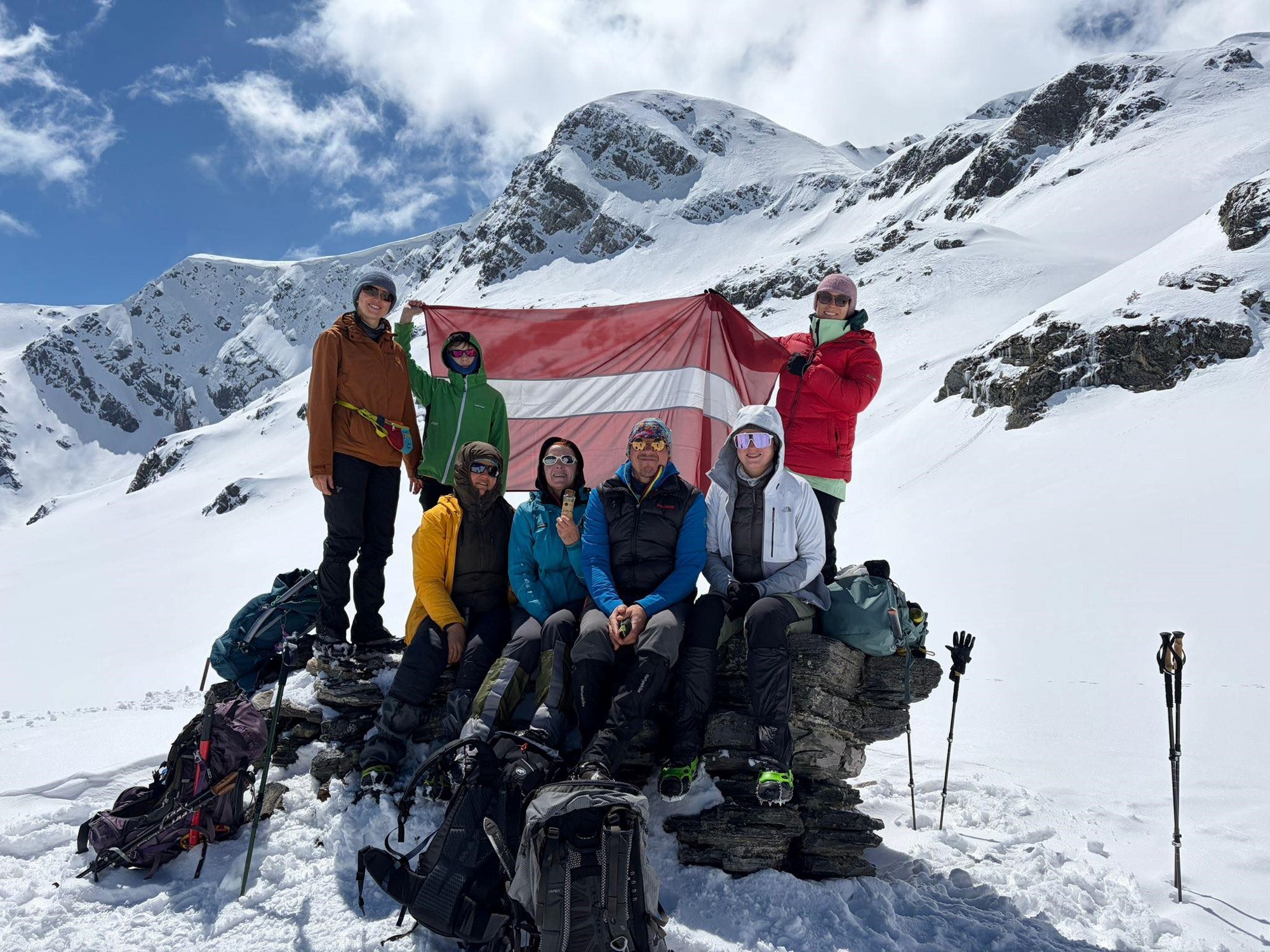 Tragedia en el Denali: tres alpinistas letones murieron tras una caída cerca de la cumbre