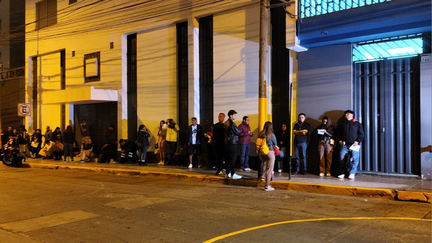 Largas colas en Migraciones de Breña en segundo día de trámite de pasaporte sin cita previa