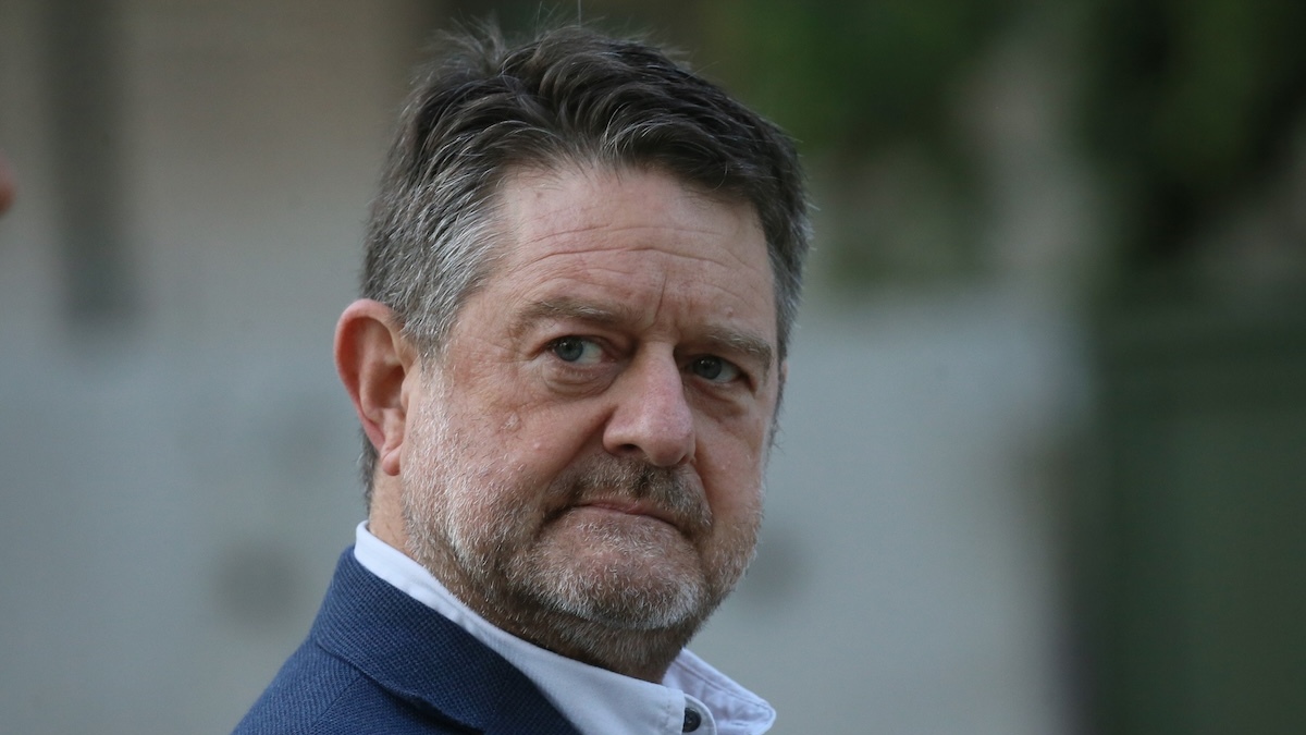 Tribunal sobresee definitivamente a Claudio Orrego en caso Procultura y sanciona al fiscal Juan Castro