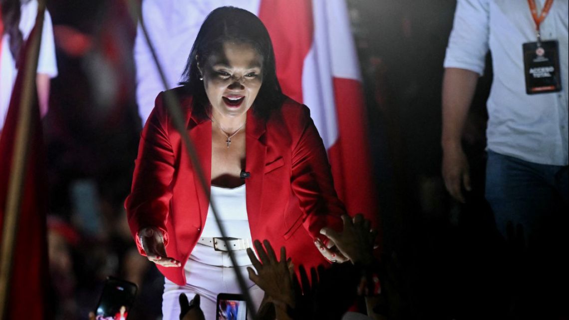 Elecciones en Perú: cierre de campaña de Fujimori y Sánchez rumbo a un balotaje muy reñido