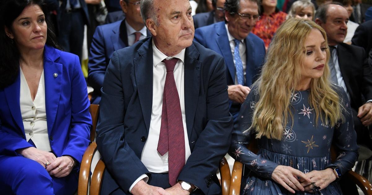 El exmagistrado García-Castellón registra su dirección profesional en el mismo edificio que la aerolínea Plus Ultra