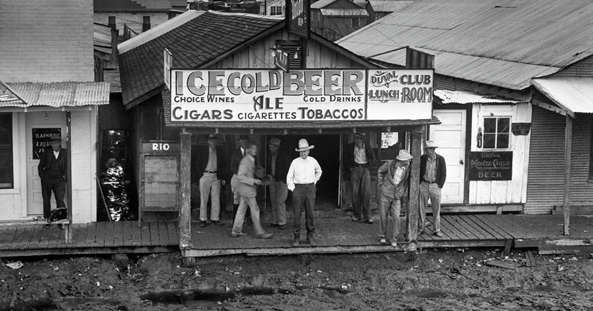 Photographs Document Daily Life in Freer, Texas, During the 1938 Oil Boom