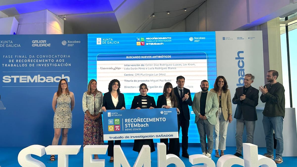 Tres estudiantes de Vigo son reconocidas por un proyecto biotecnológico contra bacterias resistentes