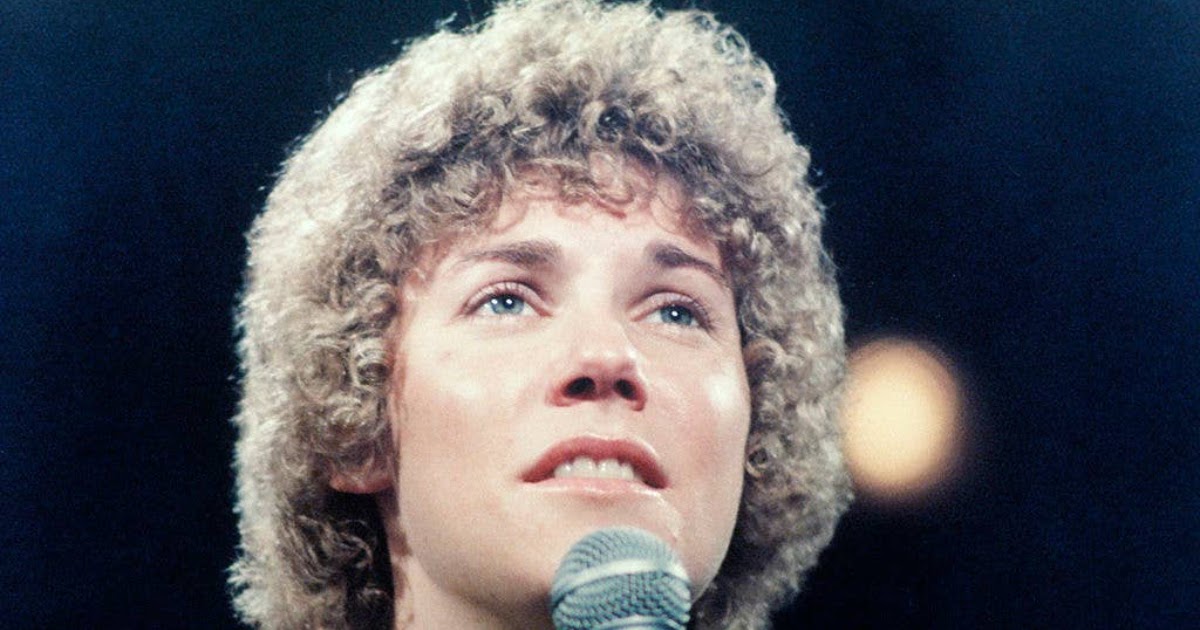 Anne Murray’s Stage Presence and Performance Style During the 1970s