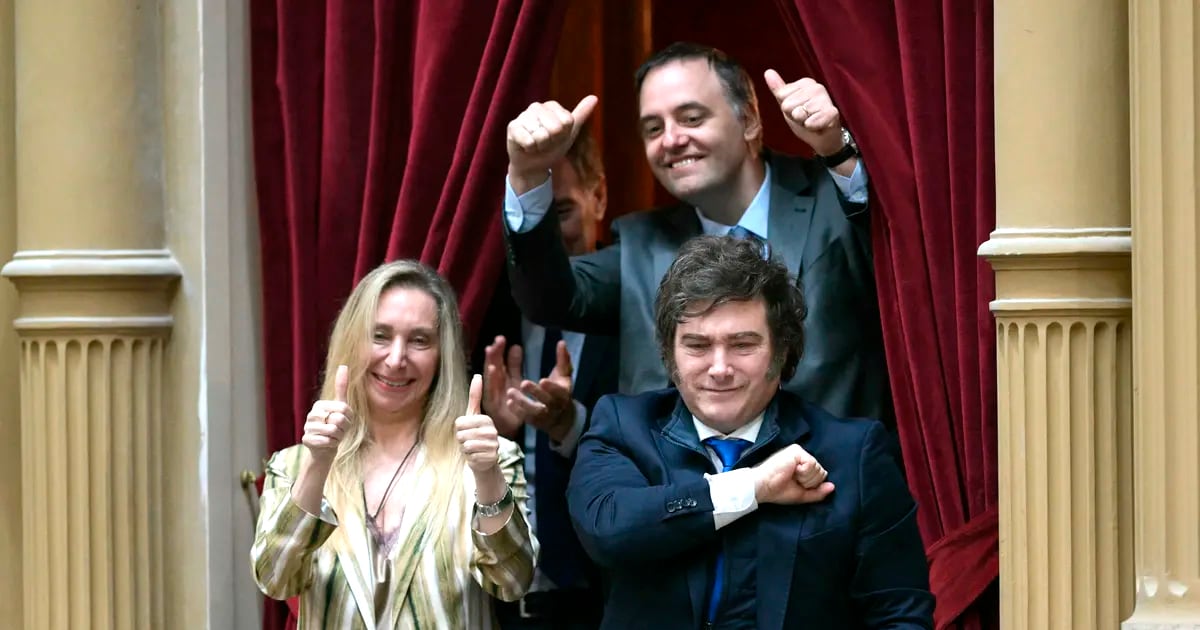 Reorganización en el gobierno de Milei: salida de Adorni y llegada de Santilli a la Jefatura de Gabinete