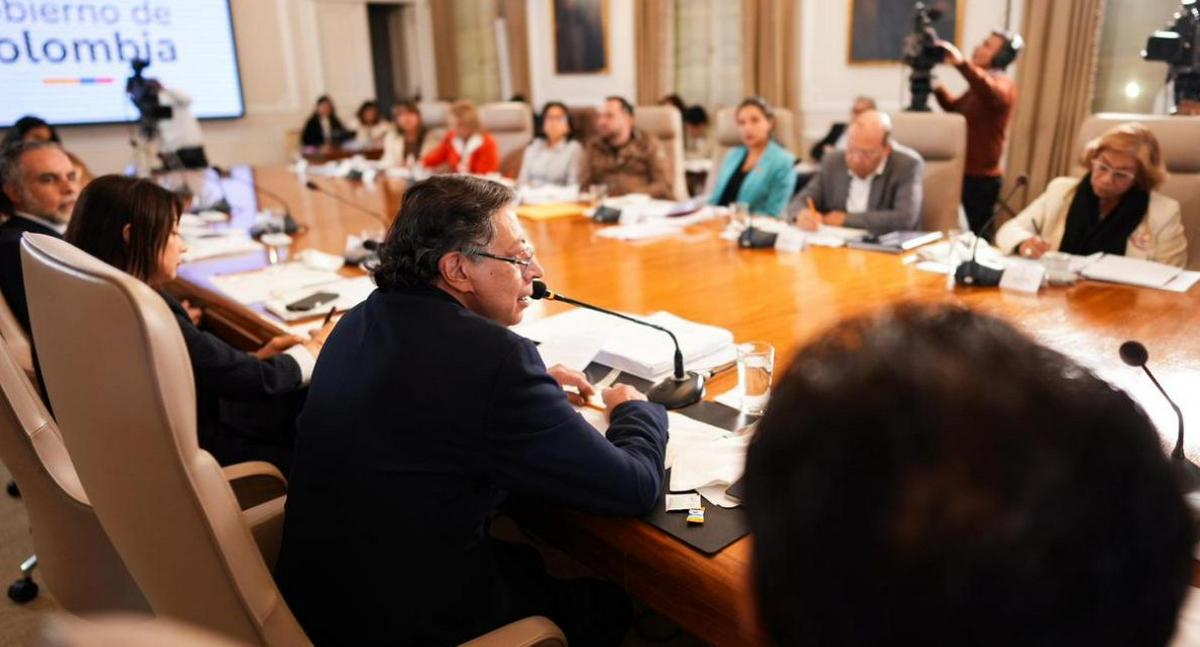 Denuncian presuntas tensiones y posibles renuncias masivas en ministerios durante el proceso de empalme en Colombia