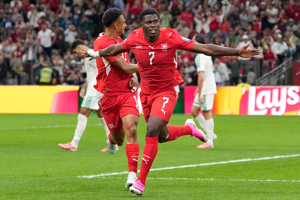 Switzerland defeat Algeria 2–0 to reach World Cup round of 16