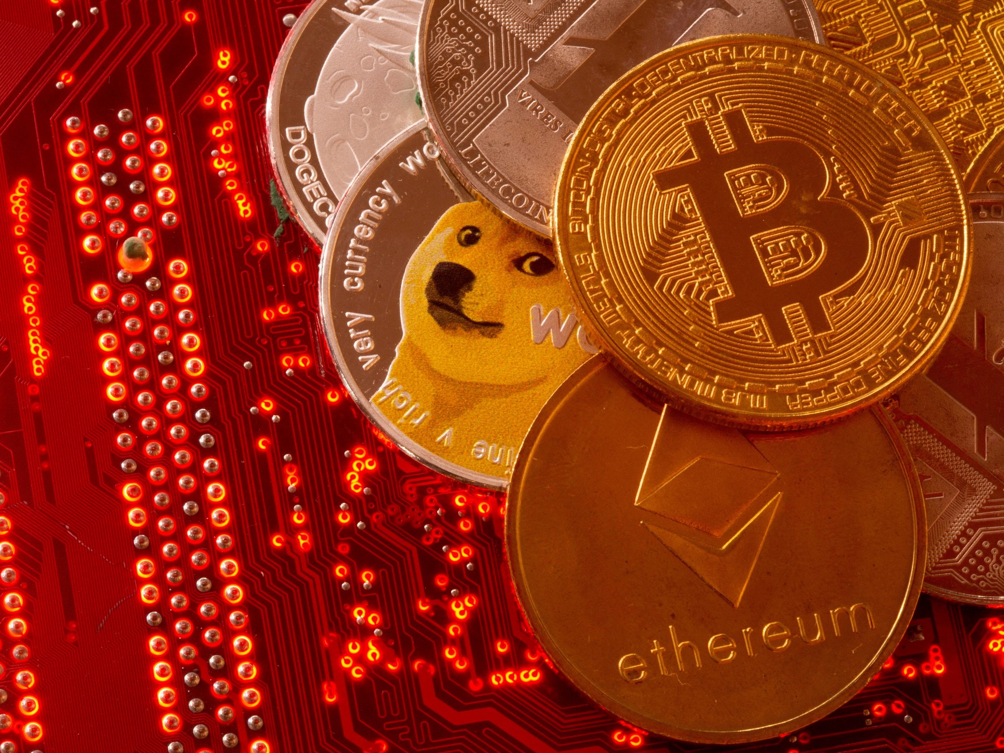Bitcoin sube 2,41% y cotiza en 61.809 dólares este 3 de julio de 2026
