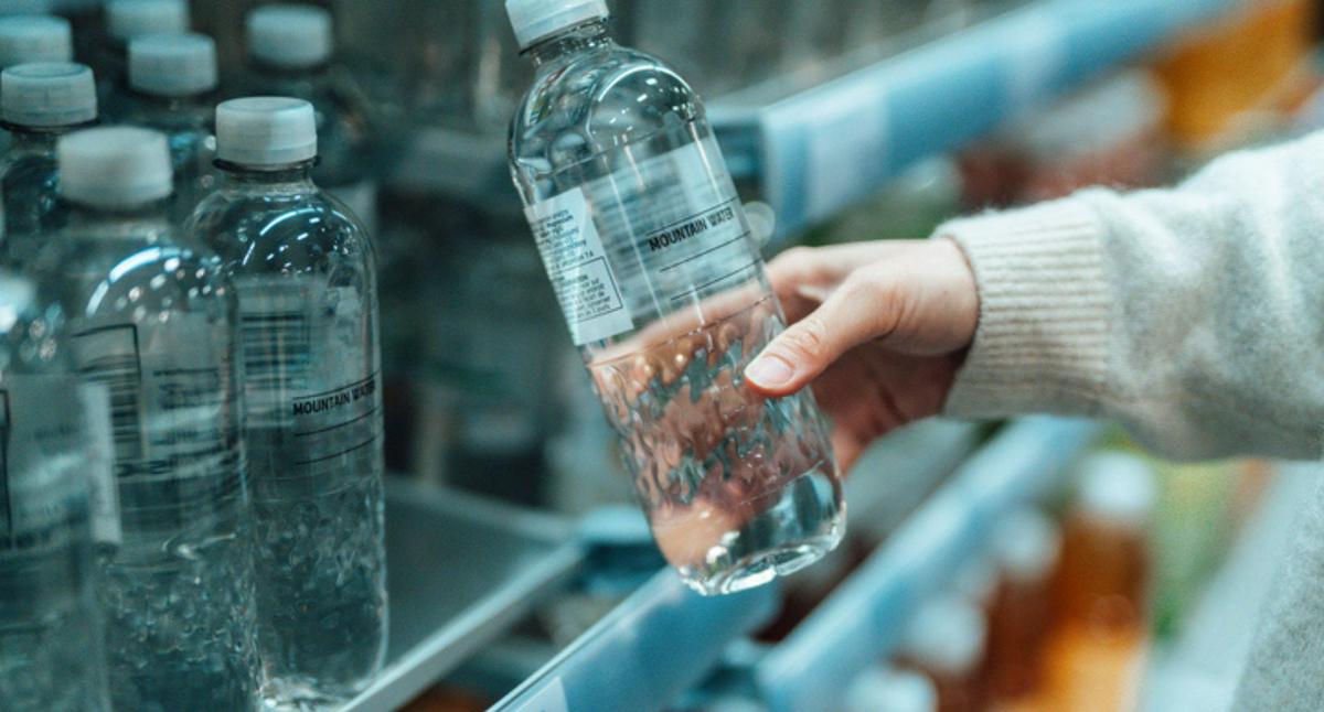 Invima alerta sobre agua Purifresk por riesgo sanitario