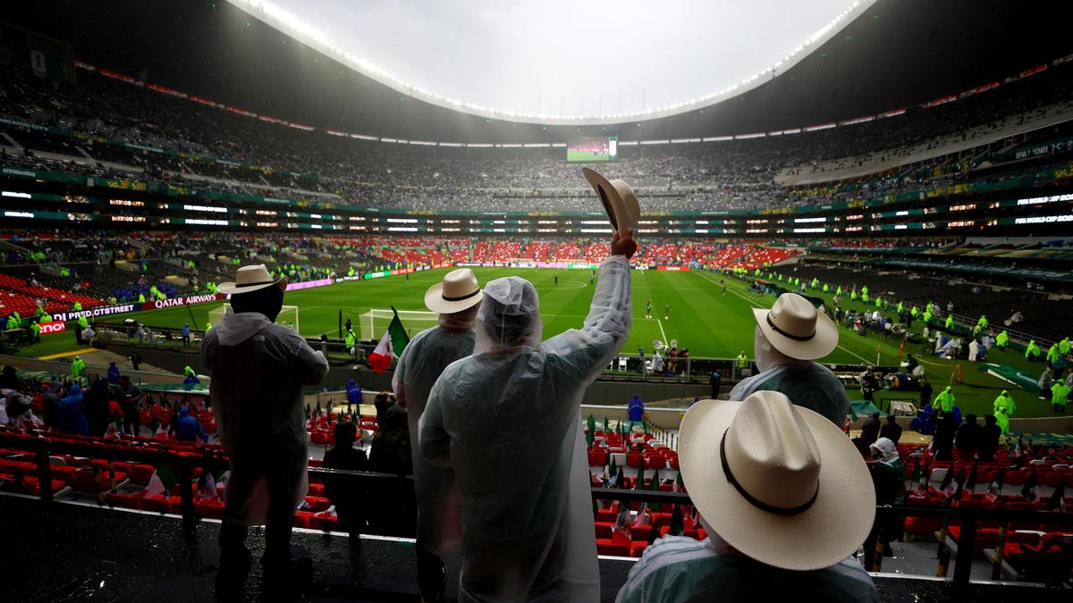 England Face Mexico in FIFA World Cup 2026 Round of 16 at Azteca Stadium, Match Delayed Due to Thunderstorm