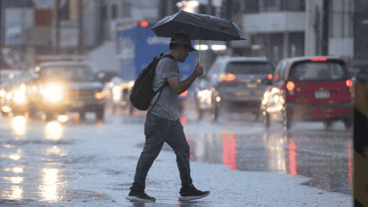 Nueva onda tropical llega a México, generando lluvias en 31 estados