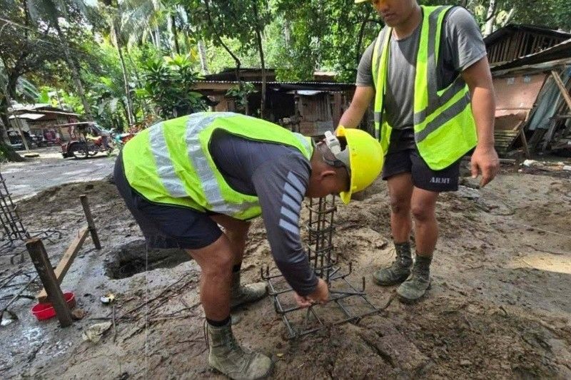 Philippine Army Constructs Shelters for Earthquake Victims in Sarangani