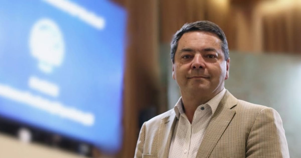 Ex-asesores de Fuenzalida rechazan acusaciones de cobro irregular y defienden su honor