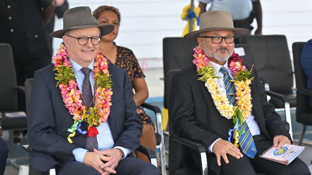 PM meets Pacific leaders amid China tensions during Origin decider