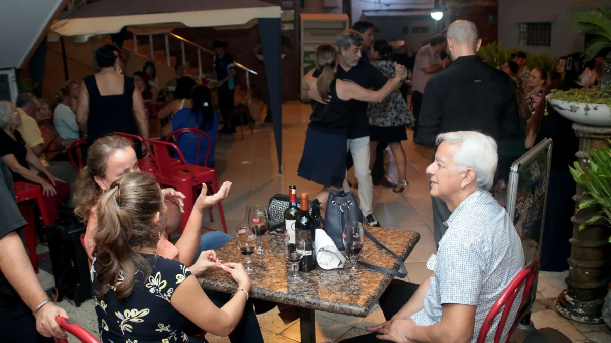 Guayaquil's Ceibos Plaza Becomes a Tango Hub for Community Engagement