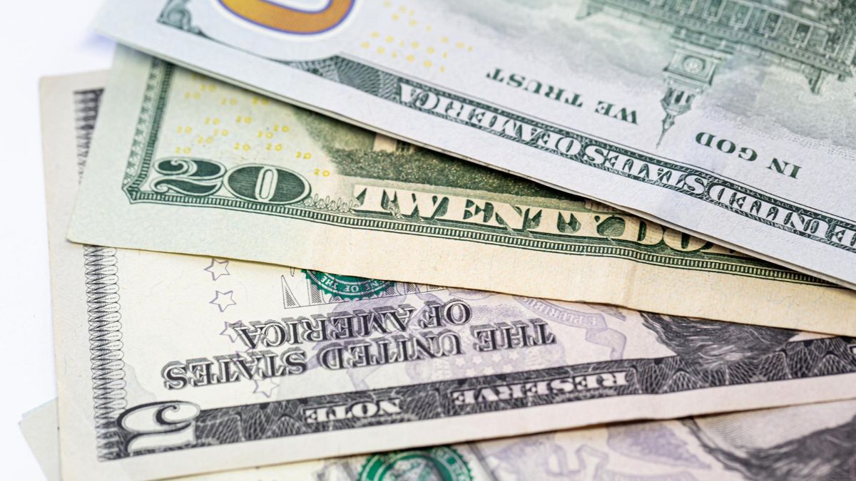 El dólar oficial muestra estabilidad tras ajuste de proyecciones del mercado