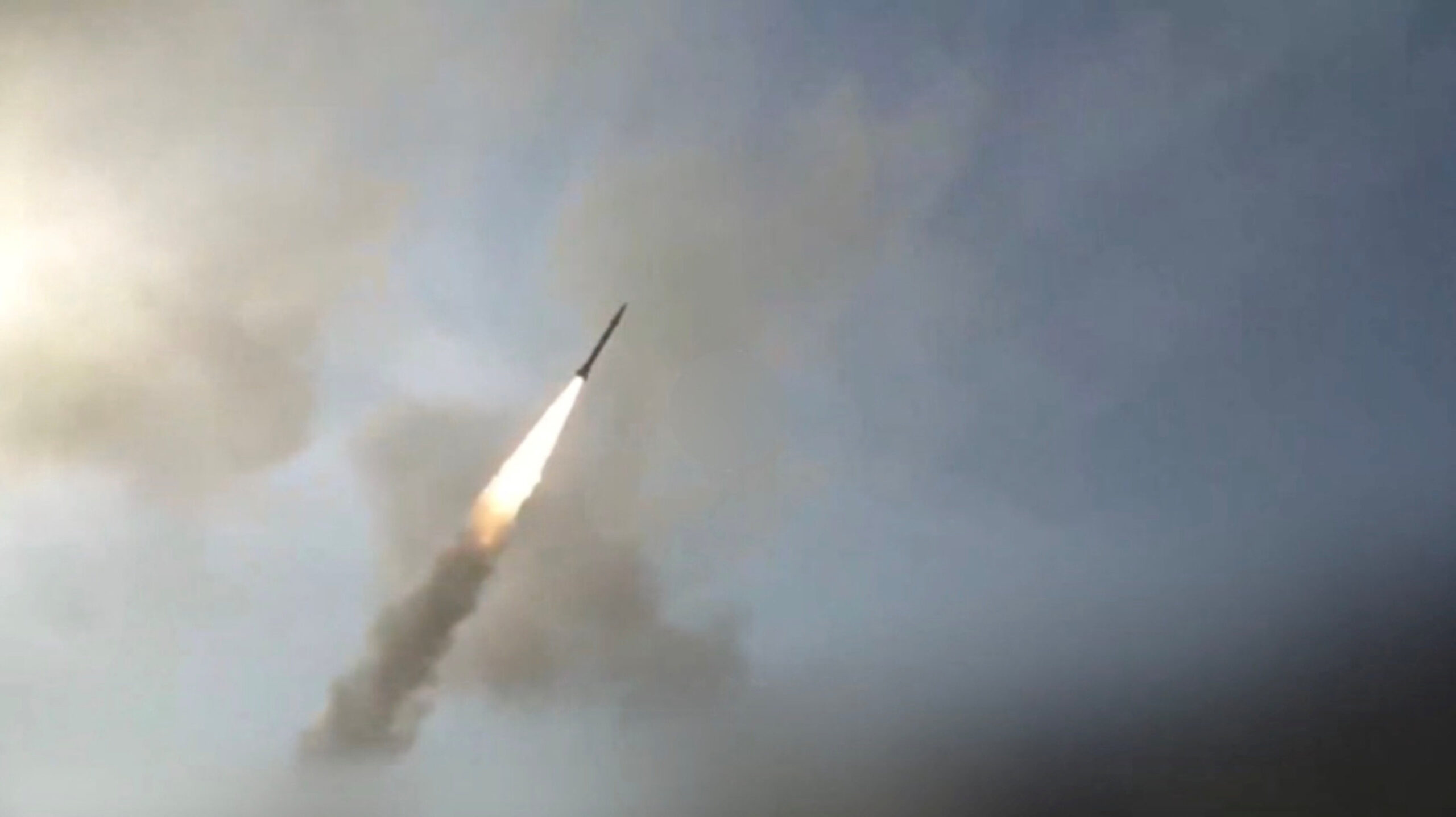 US-Iran Escalation: Strikes and Retaliation Over Strait of Hormuz