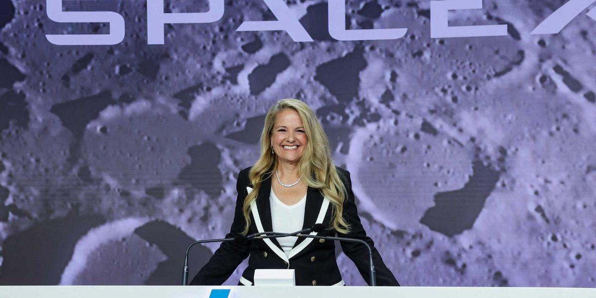Trump praises SpaceX's Shotwell for $325M donation to Trump Accounts