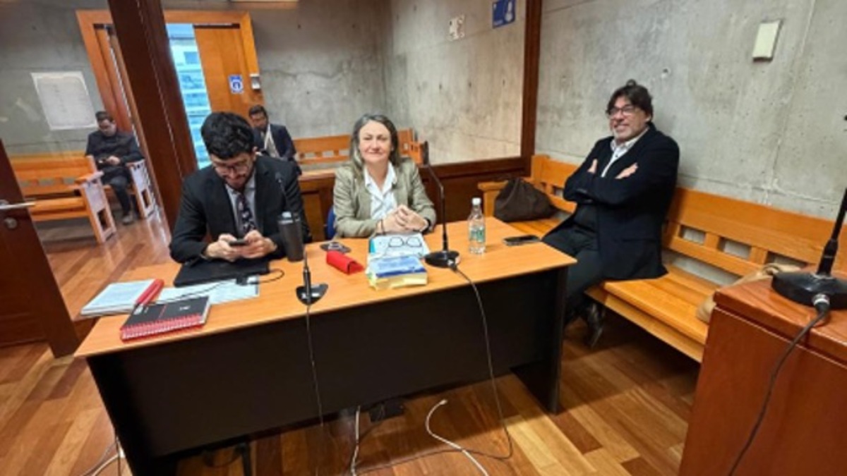 Justicia mantiene arresto nocturno de Jadue pero rebaja frecuencia de firma