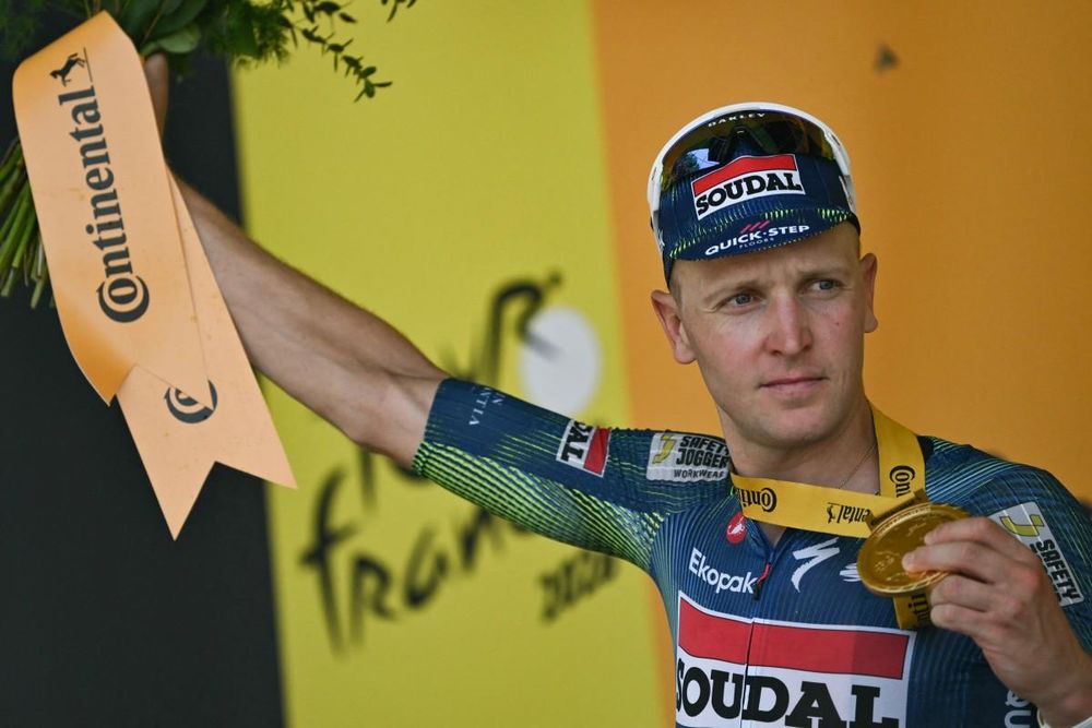 Tim Merlier claims Tour de France stage victory in Bordeaux sprint