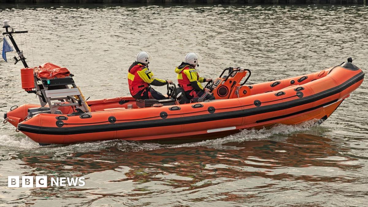 Two men die after attempting to rescue children from the sea