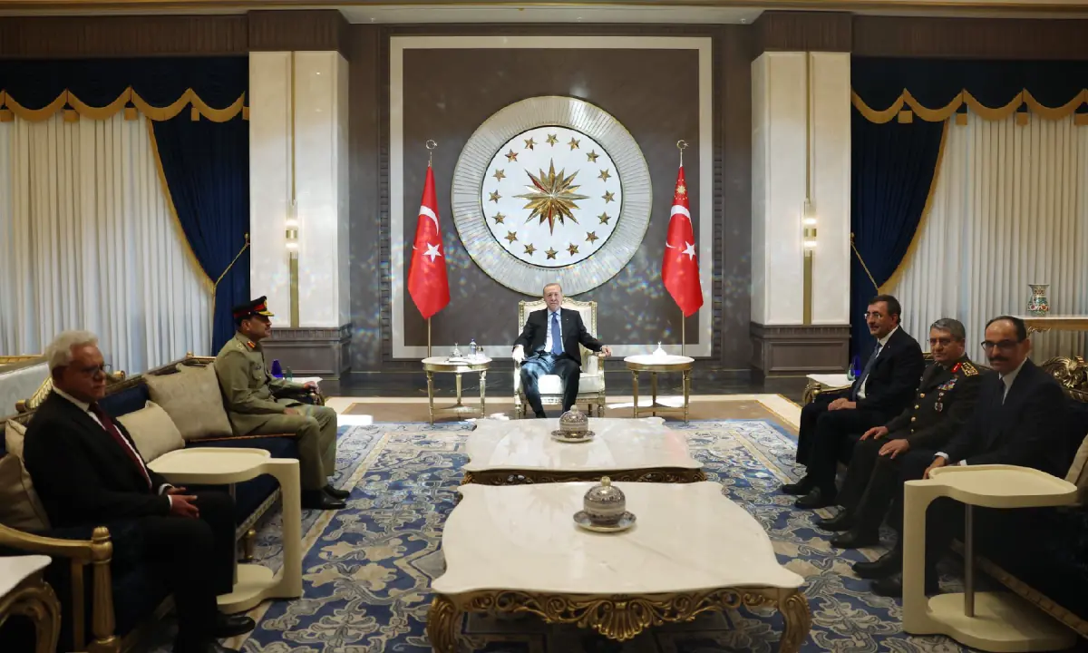 Field Marshal Asim Munir holds high-level meetings in Turkiye to strengthen Pakistan-Turkiye defence cooperation