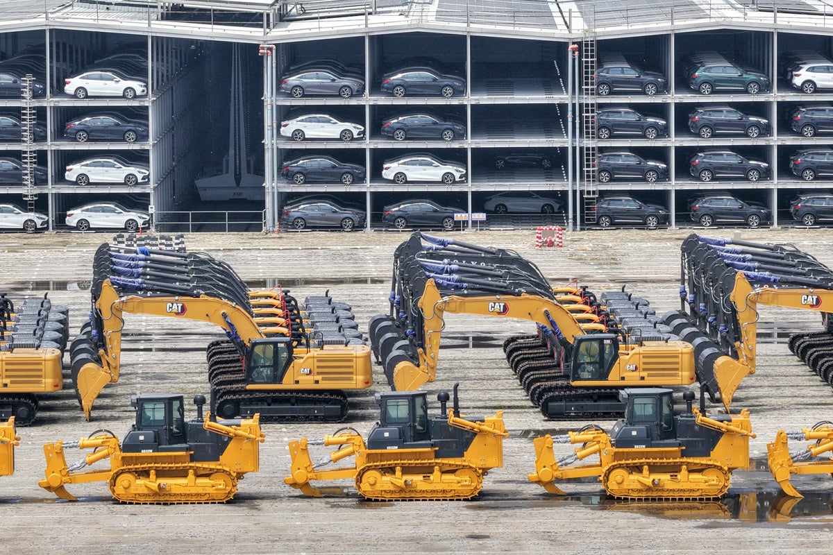 China's economic growth slows to 4.3% in second quarter