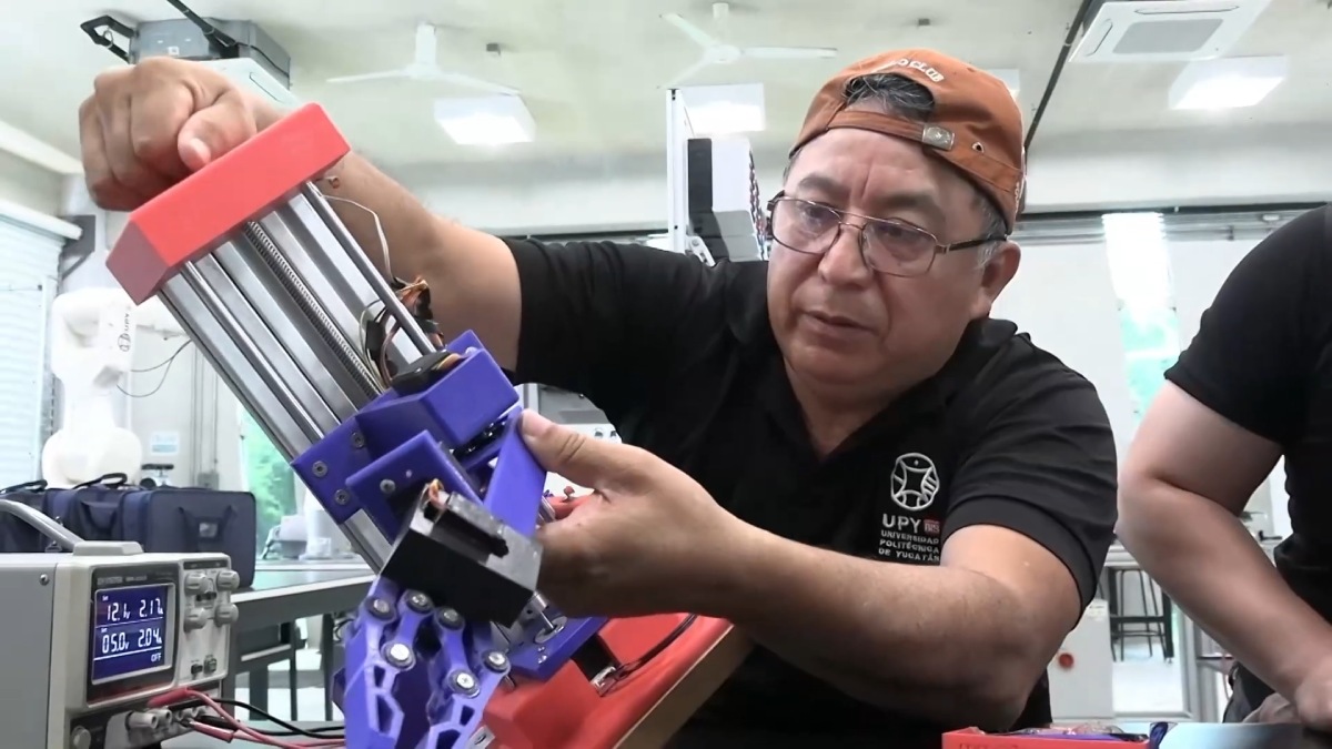 Un yucateco supera los desafíos para estudiar ingeniería a los 55 años