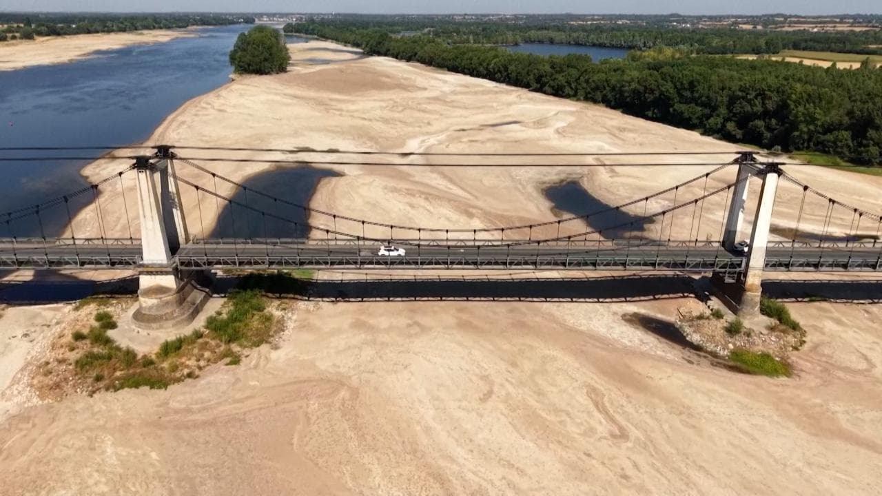Francia enfrenta una grave sequía que afecta al río Loira