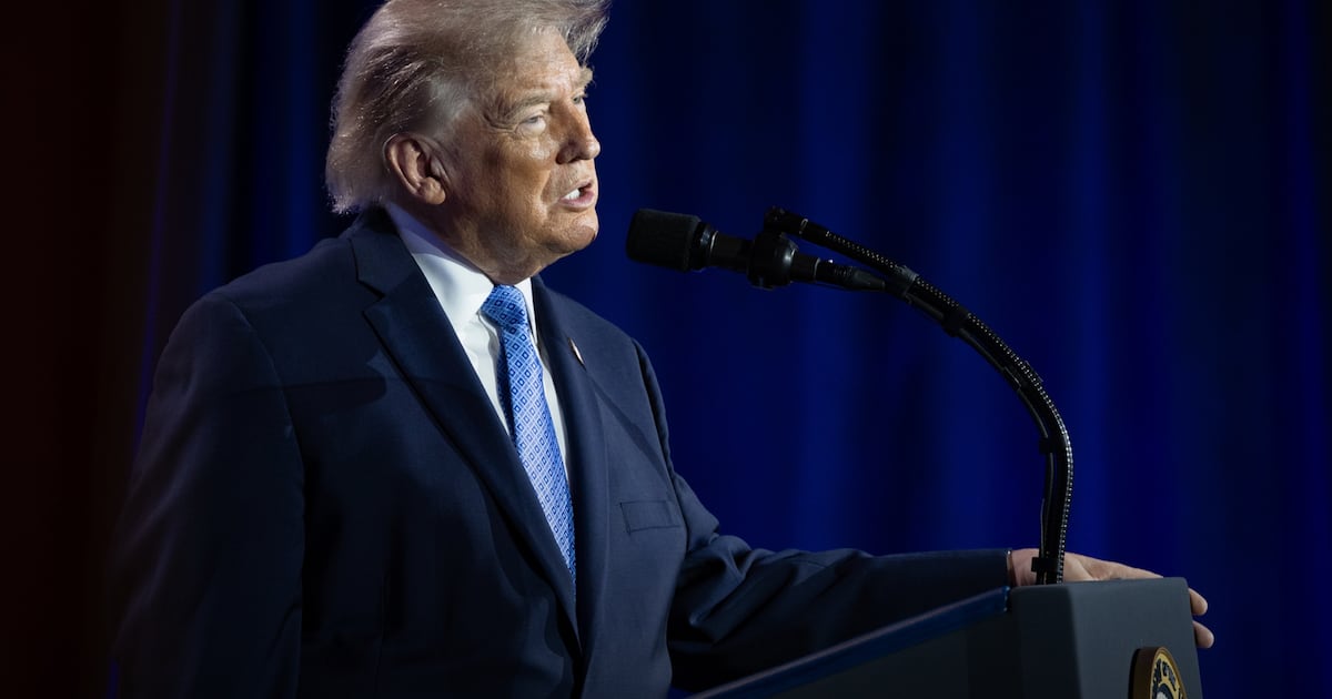 Trump anuncia desclasificación de documentos sobre injerencia china en elecciones estadounidenses