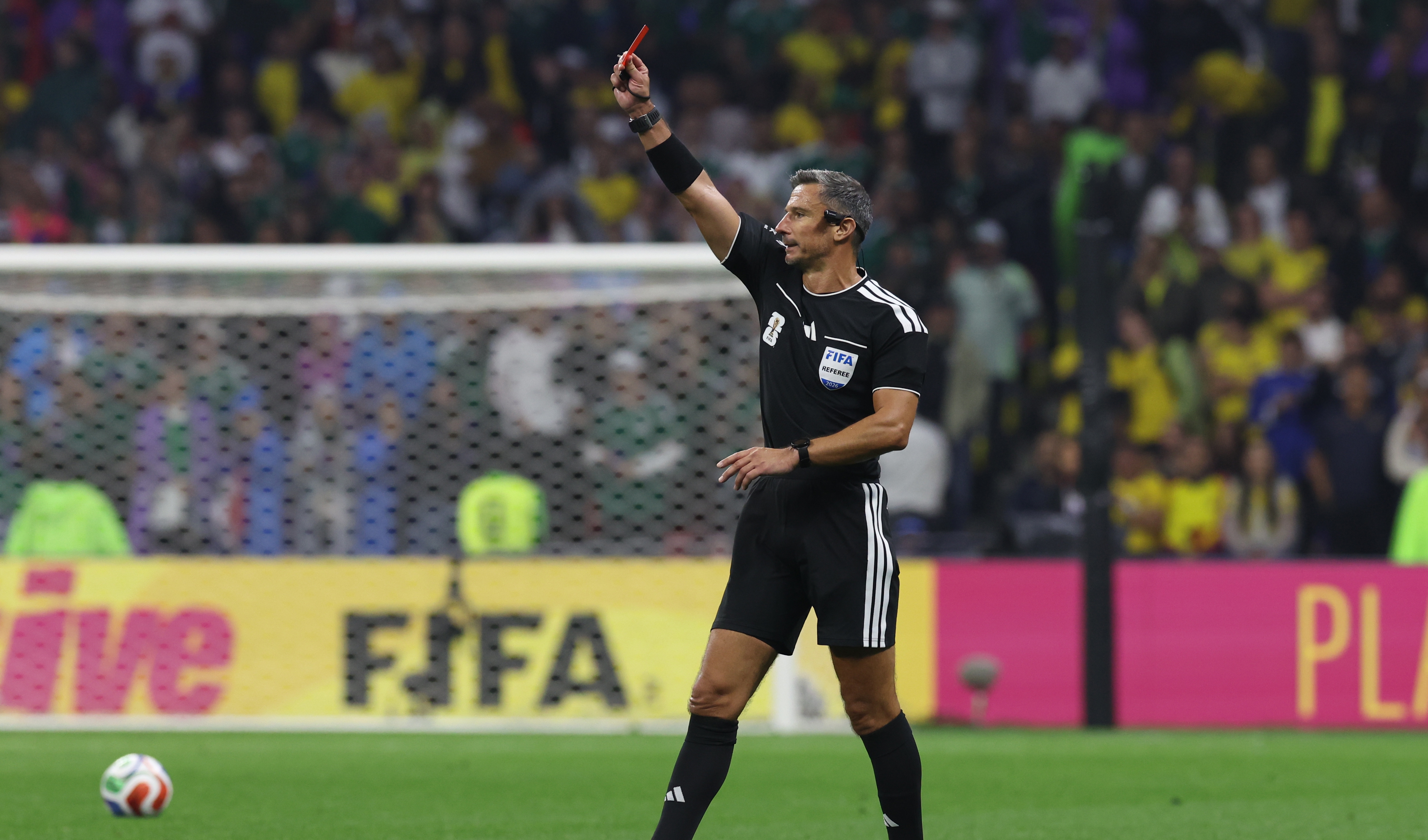Slavko Vinčić, árbitro de la final del Mundial 2026, enfrenta investigación por actividades ilegales