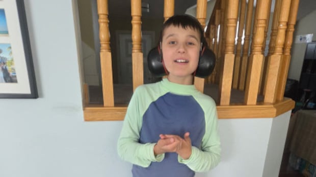 Community efforts expand as Calgary searches for missing 11-year-old boy