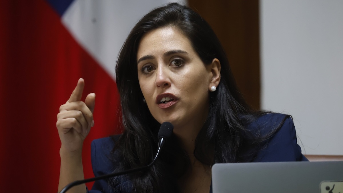 Alcaldesa pide investigación por retraso en servicios eléctricos