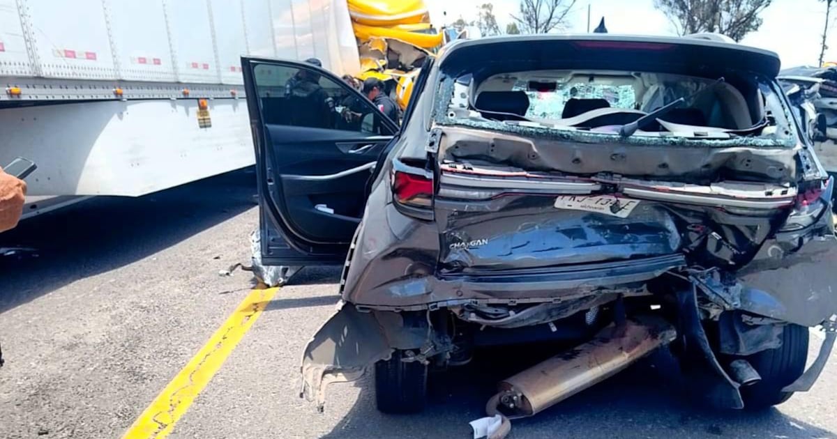 Tráiler choca contra dos vehículos en Guanajuato, deja un bebé fallecido y seis heridos