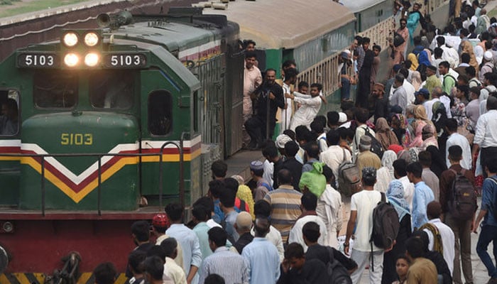 Pakistan Railways Suspends Services in Sindh After Freight Train Derailment Near Matiari