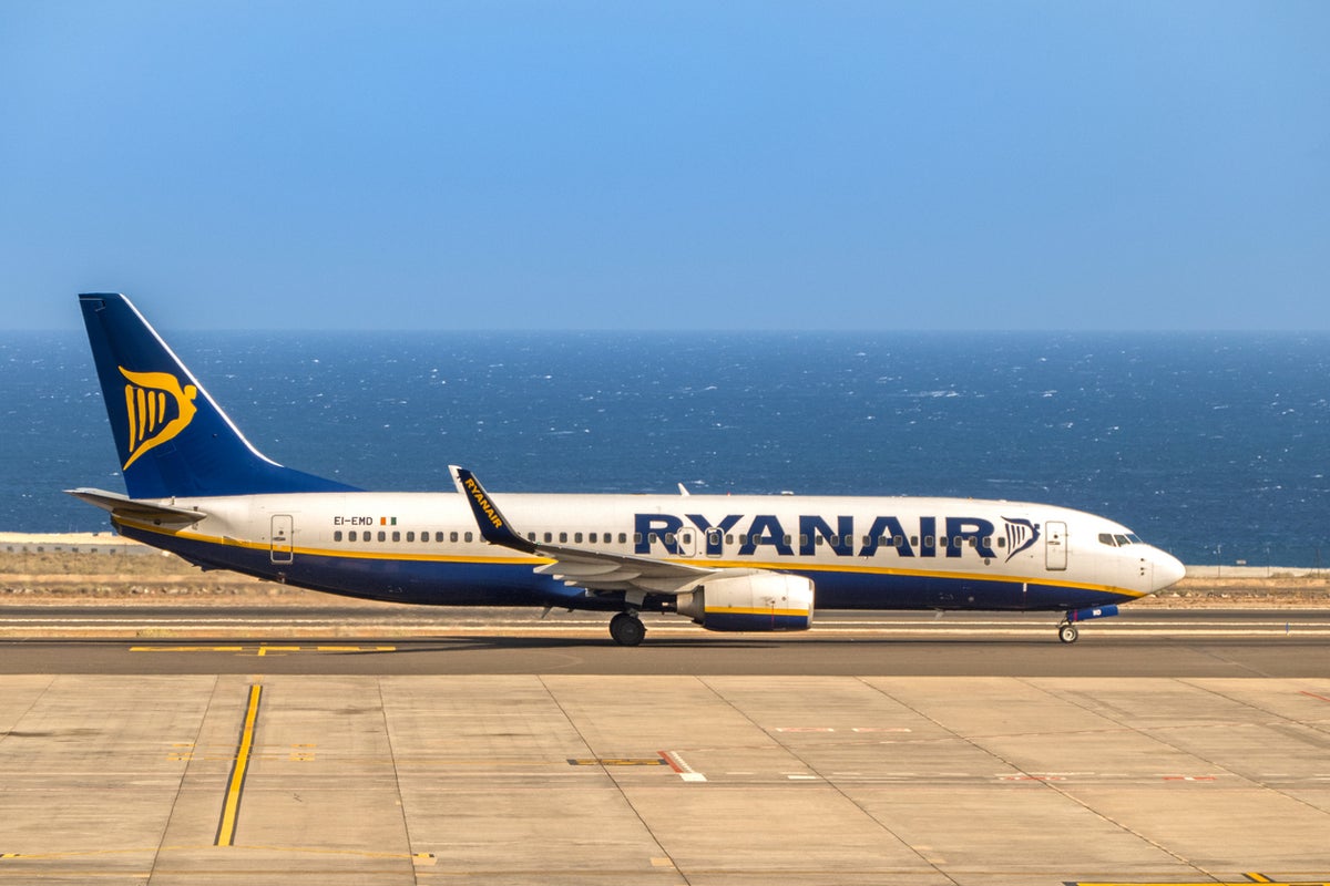 Ryanair Reports 34% Drop in Profits Amid Rising Fuel Costs and Fare Cuts