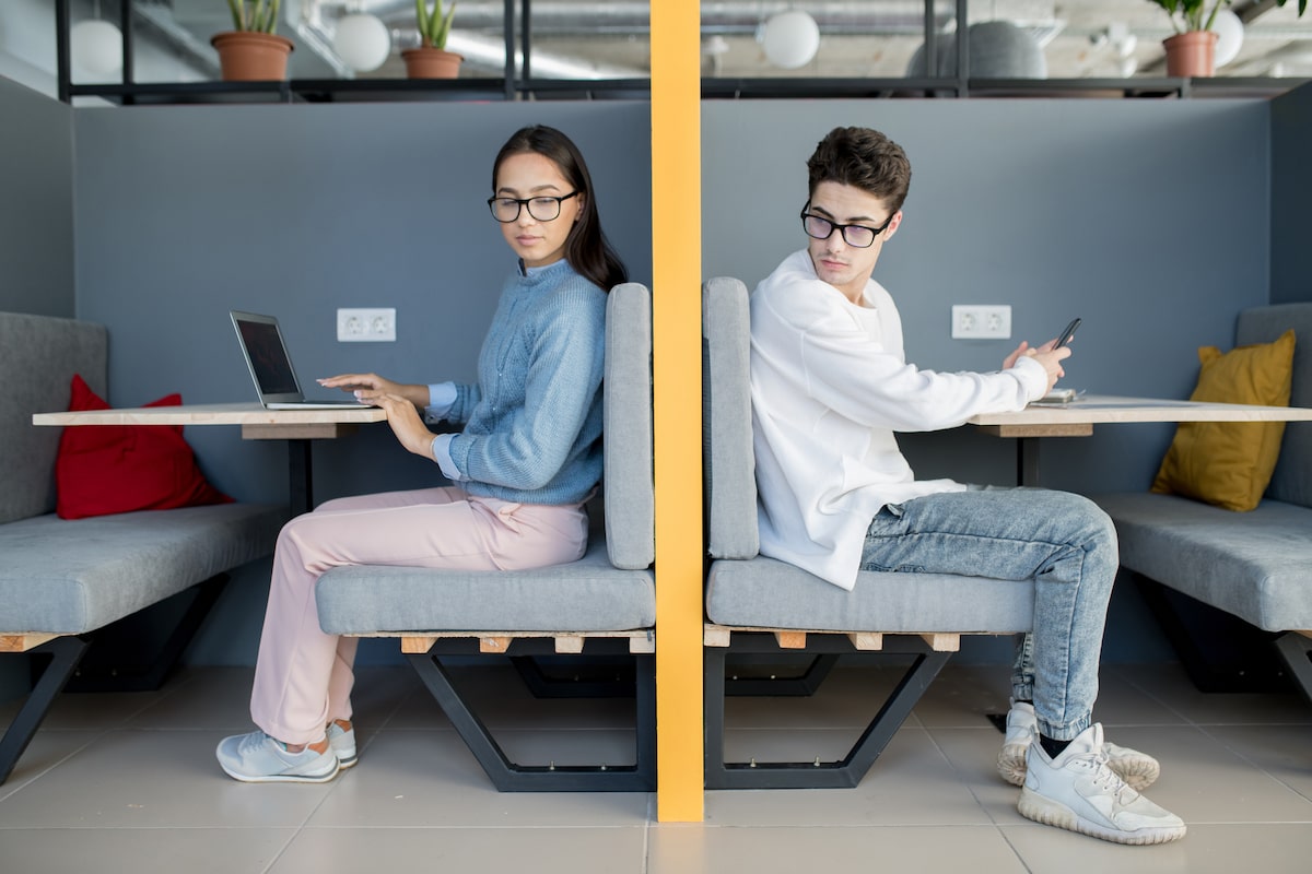 Studies suggest Canadian female freelancers continue to charge and earn less than male counterparts, particularly in technical fields