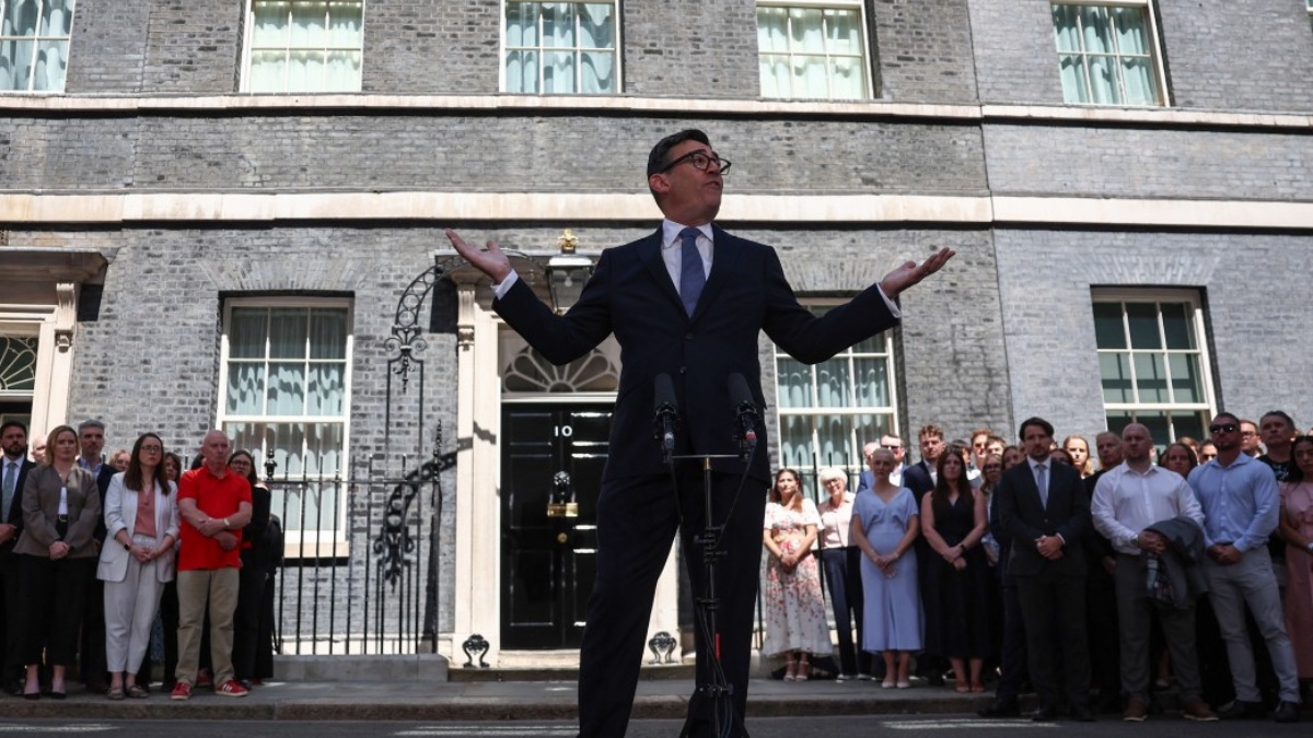 Andy Burnham asume liderazgo en Reino Unido tras rotación política de 10 años