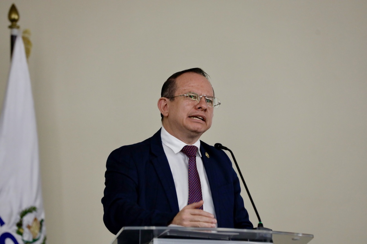 Diputado acusa a funcionarios del Ministerio de Desarrollo Social por irregularidades en contrataciones