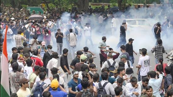 Delhi Police register 4 cases over CJP protest violence, probe ongoing