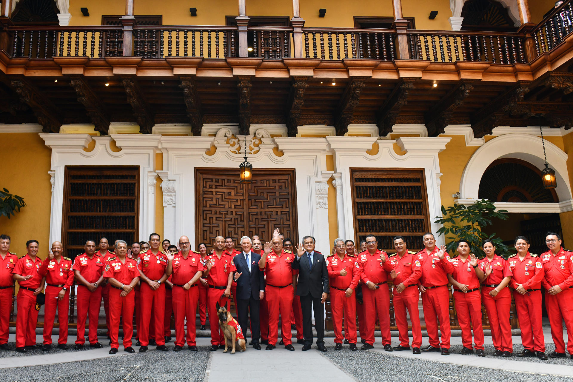Perú reconoce esfuerzos de rescate internacional tras terremotos en Venezuela