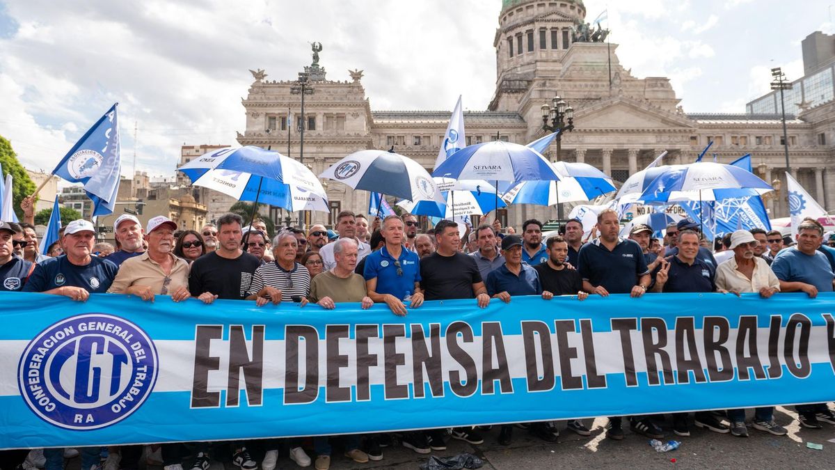 Protestas sociales reanudan movilizaciones contra el gobierno tras el Mundial